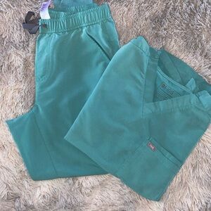 Men's Cactus Tansen™ -
Jogger Scrub Pants and shirt
M - Cactus - Regular